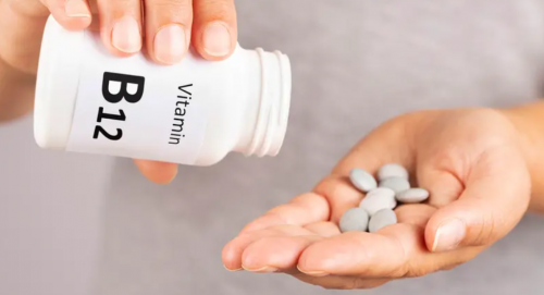 فيتامين B12.. عنصر أساسي للطاقة وصحة الأعصاب